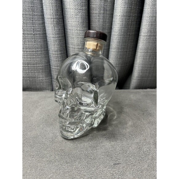 Crystal Head Vodka Skull Bottle Empty 750 ml Original Stopper By Dan Ackroyd - Picture 2 of 10